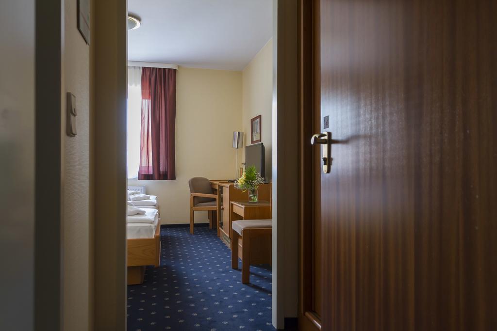 Hotel Britz Berlin Exterior photo